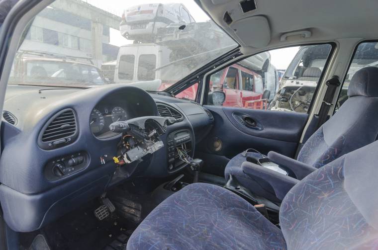 Törvényelenül tárolta és kezelte a veszélyes hulladékokat